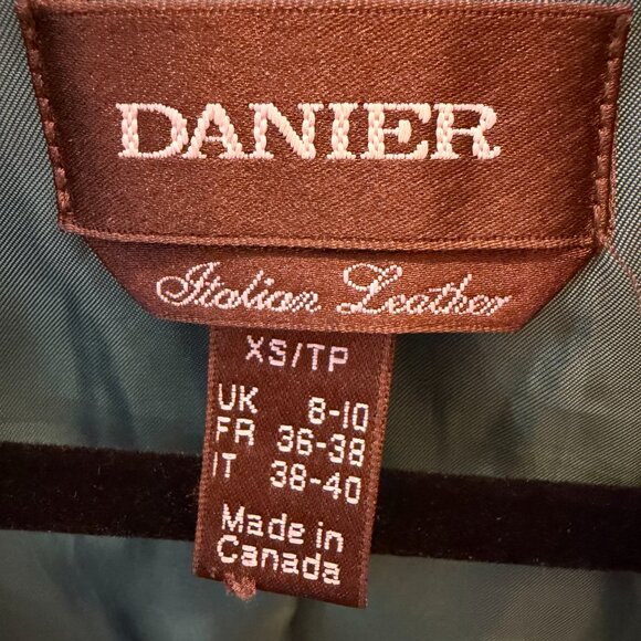 Danier Classic Leather Jacket - Picture 3 of 6